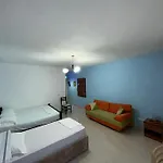 Rezidenca Hasanaj 18 *